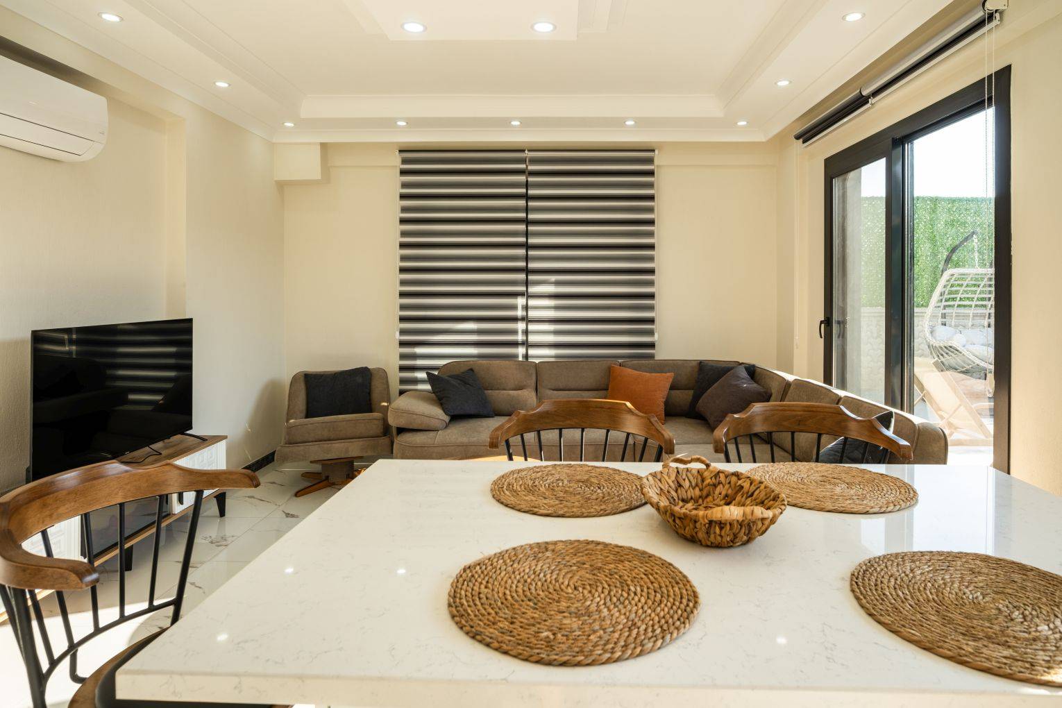 Seydikemer Gerişburnu'nda Geniş Ailelere Uygun, Özel Havuzlu, 3+1 Kiralık Villa