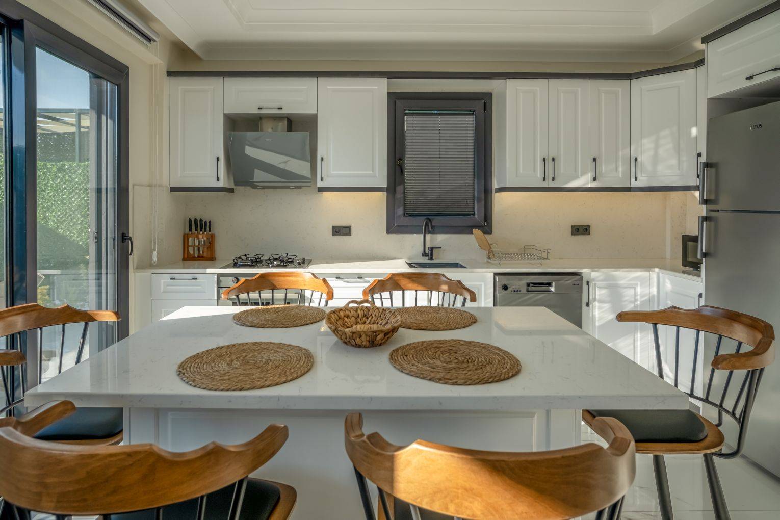 Seydikemer Gerişburnu'nda Geniş Ailelere Uygun, Özel Havuzlu, 3+1 Kiralık Villa