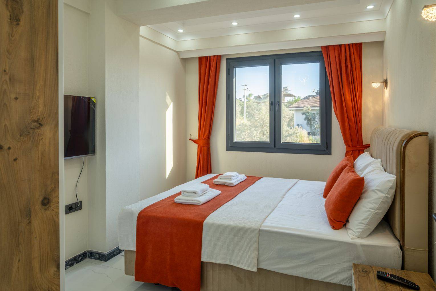 Seydikemer Gerişburnu'nda Geniş Ailelere Uygun, Özel Havuzlu, 3+1 Kiralık Villa