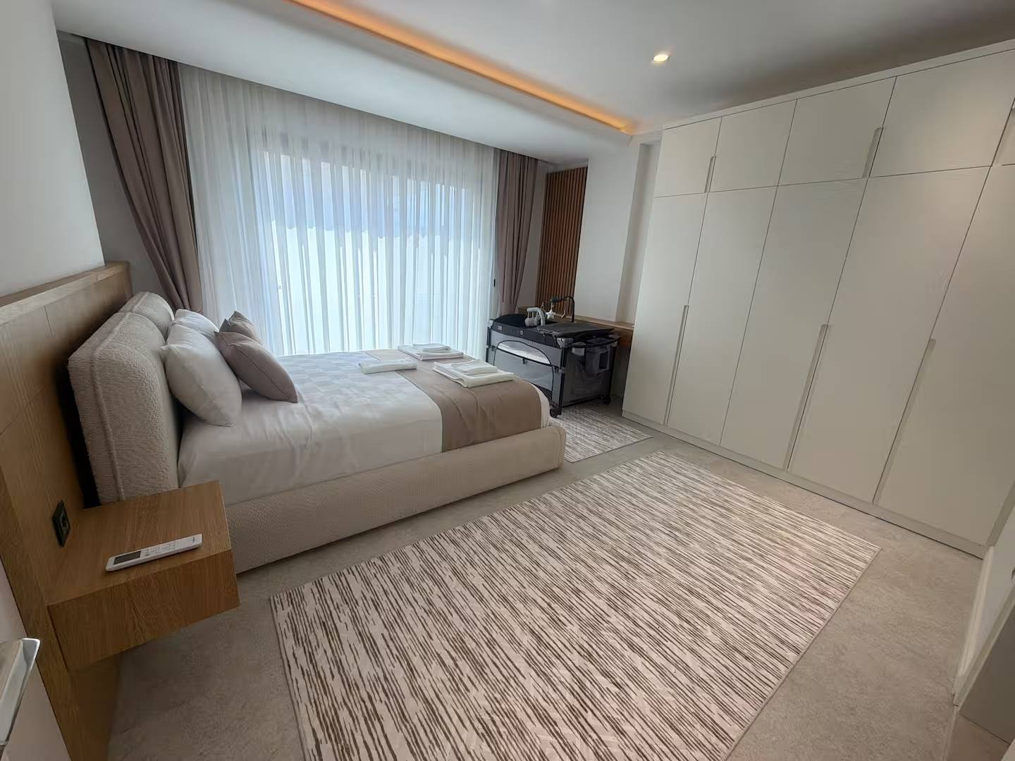 Seydikemer Gerişburnu'nda Geniş Bahçeli, Özel Havuzlu, Konforlu Villa