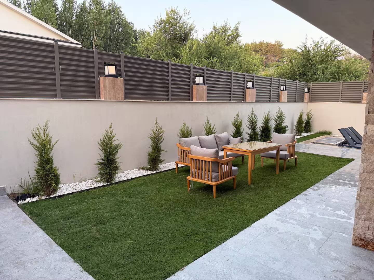 Seydikemer Gerişburnu'nda Modern Tasarımlı, Özel Havuzlu, Bahçeli Villa