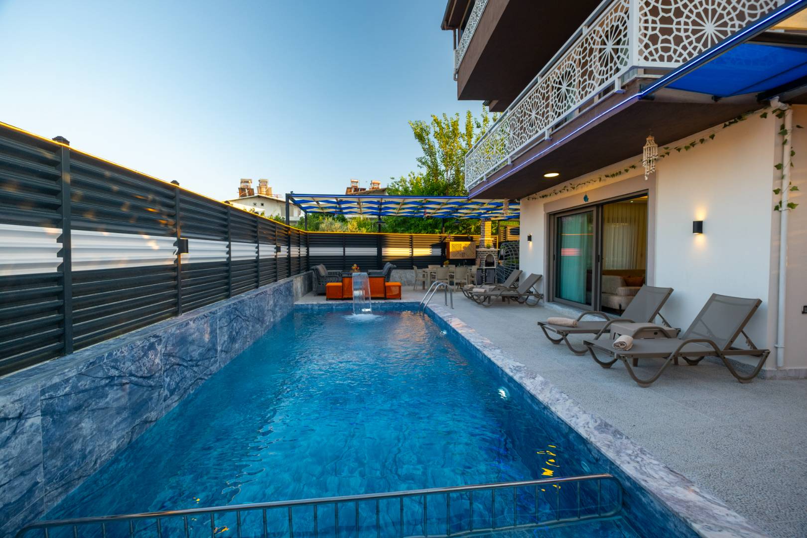 Seydikemer Gerişburnu'nda Modern Tasarımlı, Özel Havuzlu, İkiz Villa 45863 — 5