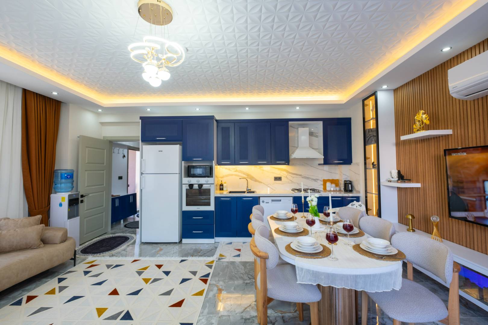 Seydikemer Gerişburnu'nda Modern Tasarımlı, Özel Havuzlu, İkiz Villa