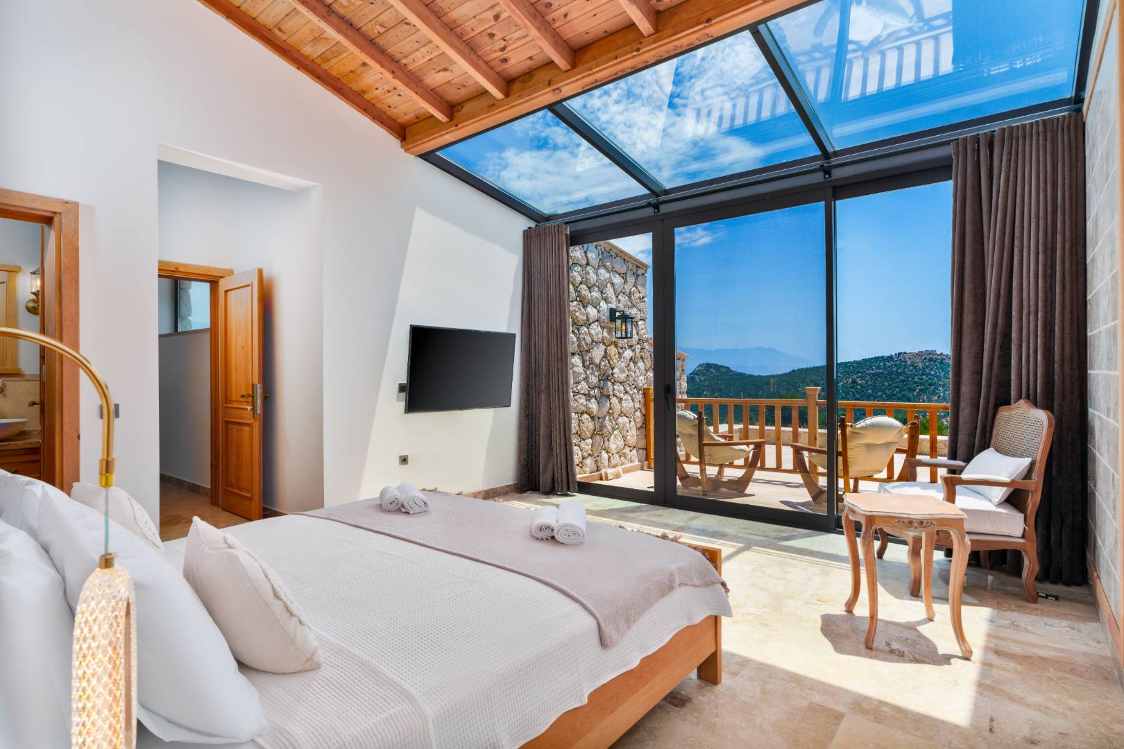 Fethiye Seydikemer'de Doğa İle İç İçe, Özel Havuzlu, Lüks Villa