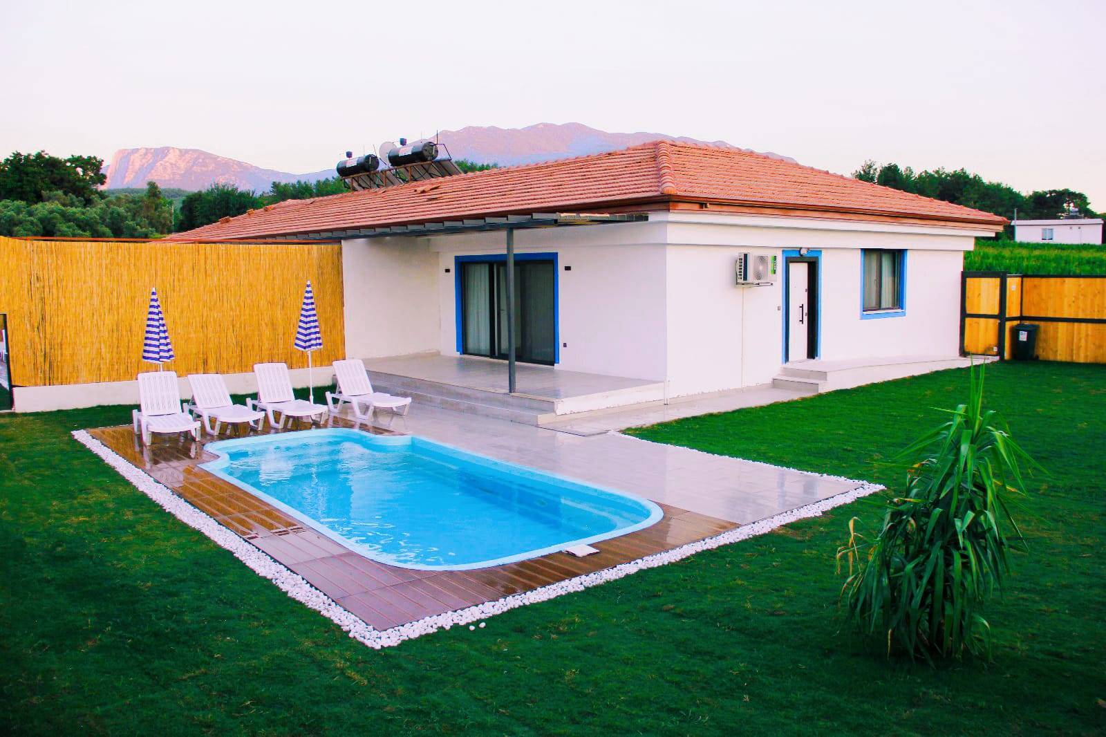 Seydikemer Korubükü'nde Çekirdek Ailelere Uygun, Özel Havuzlu, Bahçeli Villa