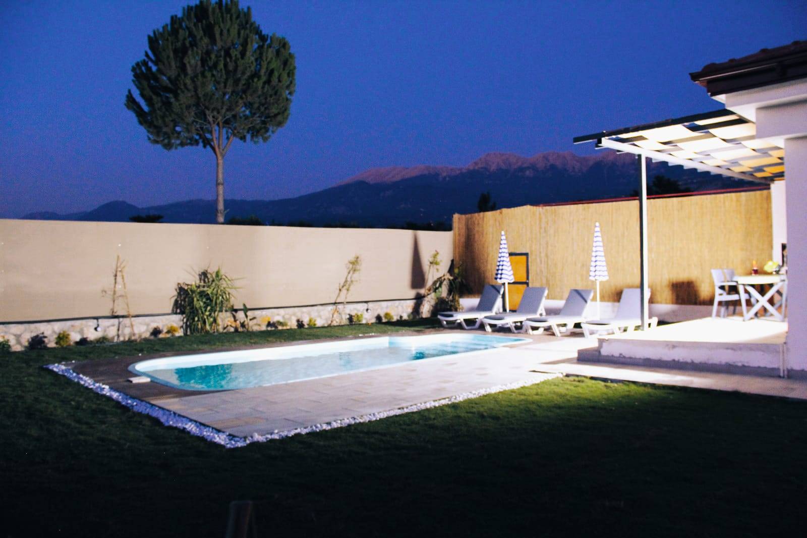 Seydikemer Korubükü'nde Çekirdek Ailelere Uygun, Özel Havuzlu, Bahçeli Villa
