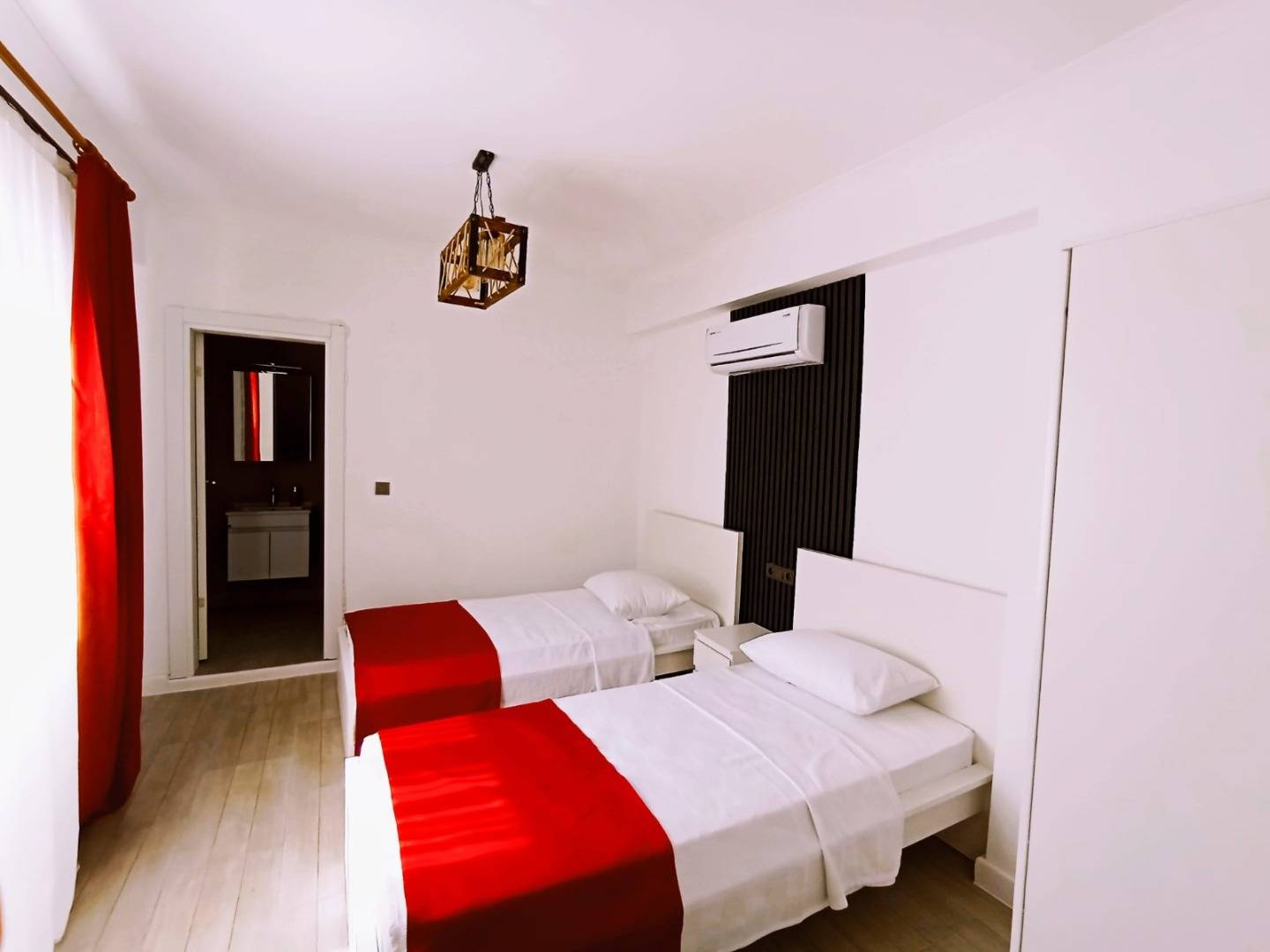 Seydikemer Korubükü'nde Sakin Konumda, Özel Havuzlu, 2+1 Villa