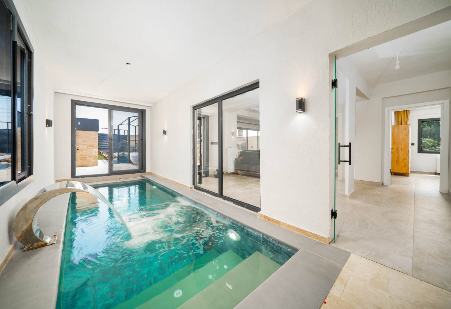 Seydikemer Kumluova'da Modern Tasarımlı, Özel Havuzlu, Lüks Villa