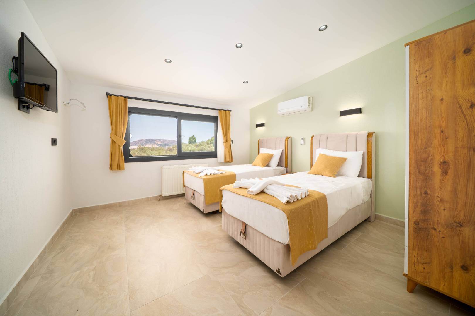 Seydikemer Kumluova'da Modern Tasarımlı, Özel Havuzlu, Lüks Villa