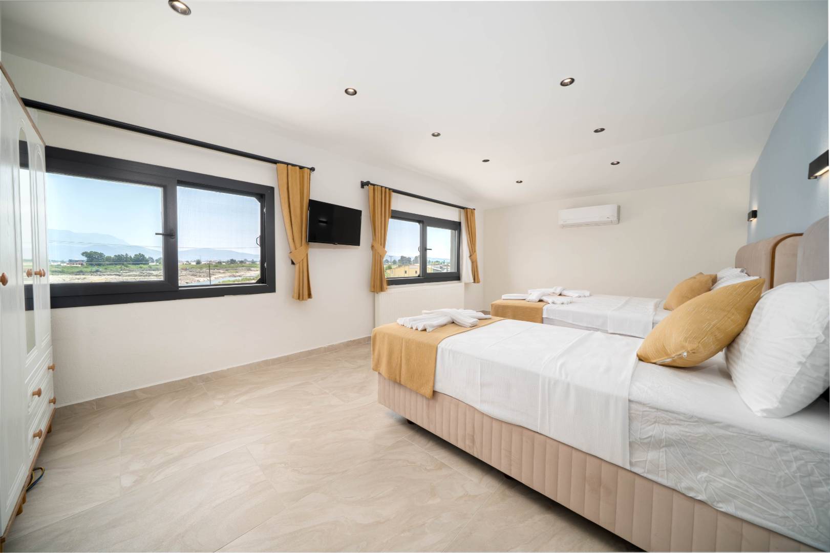 Seydikemer Kumluova'da Modern Tasarımlı, Özel Havuzlu, Lüks Villa