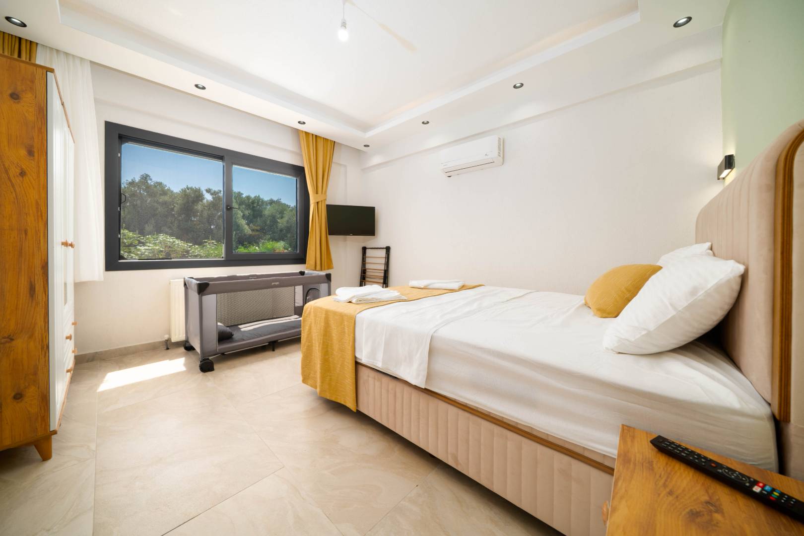 Seydikemer Kumluova'da Modern Tasarımlı, Özel Havuzlu, Lüks Villa