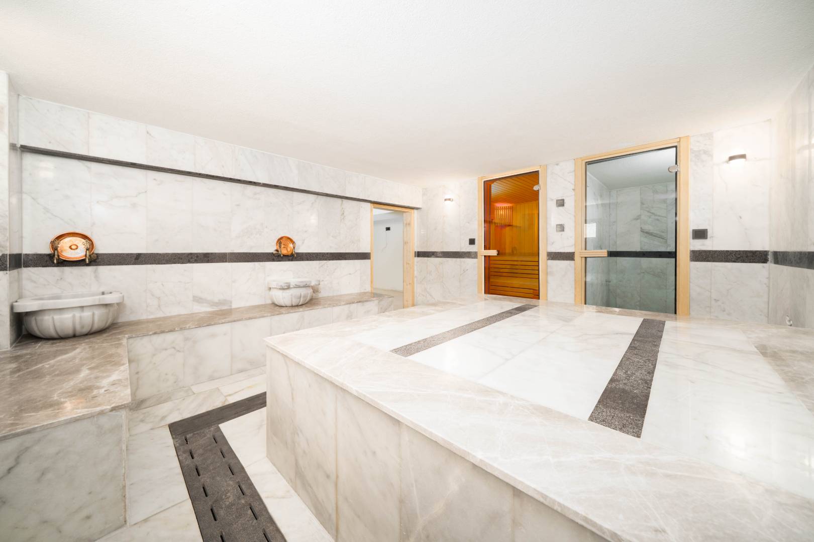 Seydikemer Kumluova'da Modern Tasarımlı, Özel Havuzlu, Lüks Villa