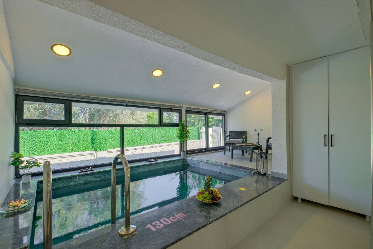 Seydikemer Yakabağ'da Huzurlu Doğa İçerisinde, Kapalı Havuzlu, Konforlu Villa