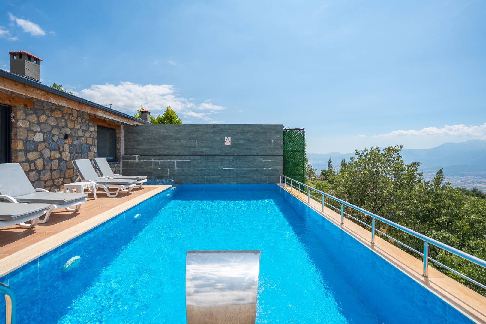 Seydikemer Yakaköy'de Sakin Konumda, Özel Havuzlu, İkiz Villa 45114 — 3