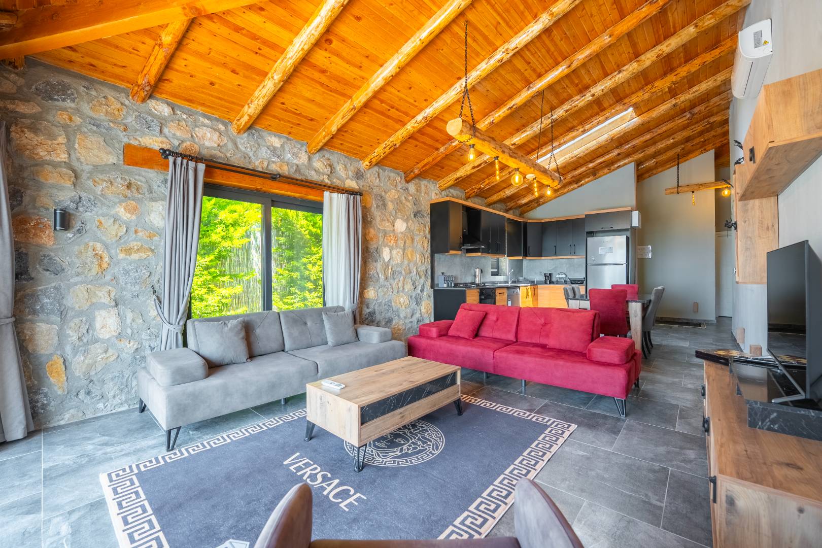 Seydikemer Yakaköy'de Sakin Konumda, Özel Havuzlu, İkiz Villa