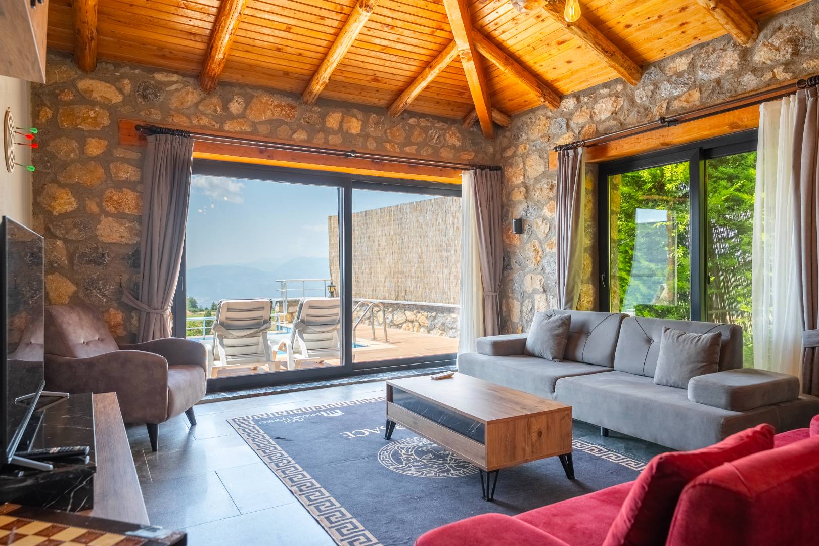 Seydikemer Yakaköy'de Sakin Konumda, Özel Havuzlu, İkiz Villa