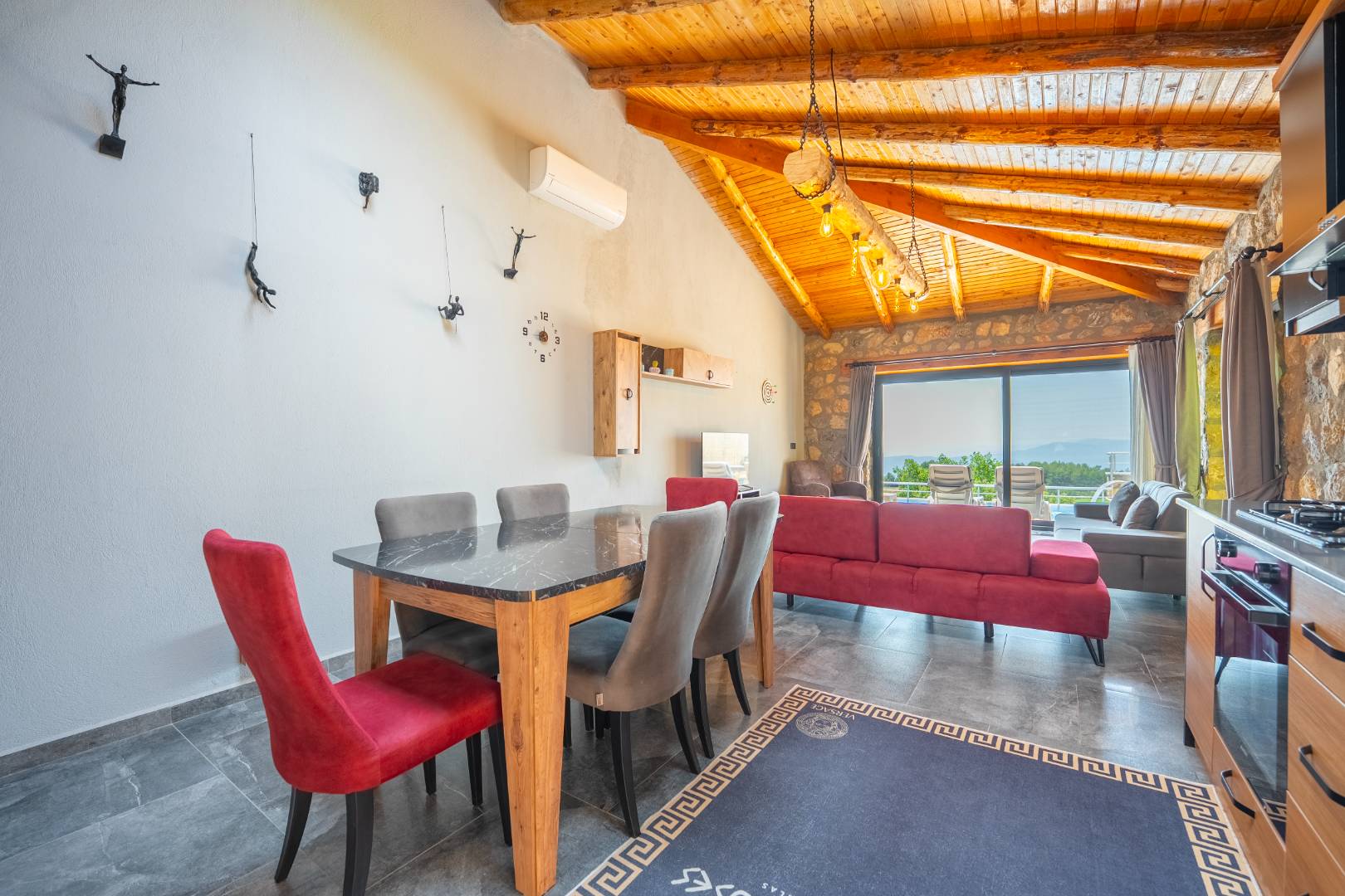 Seydikemer Yakaköy'de Sakin Konumda, Özel Havuzlu, İkiz Villa