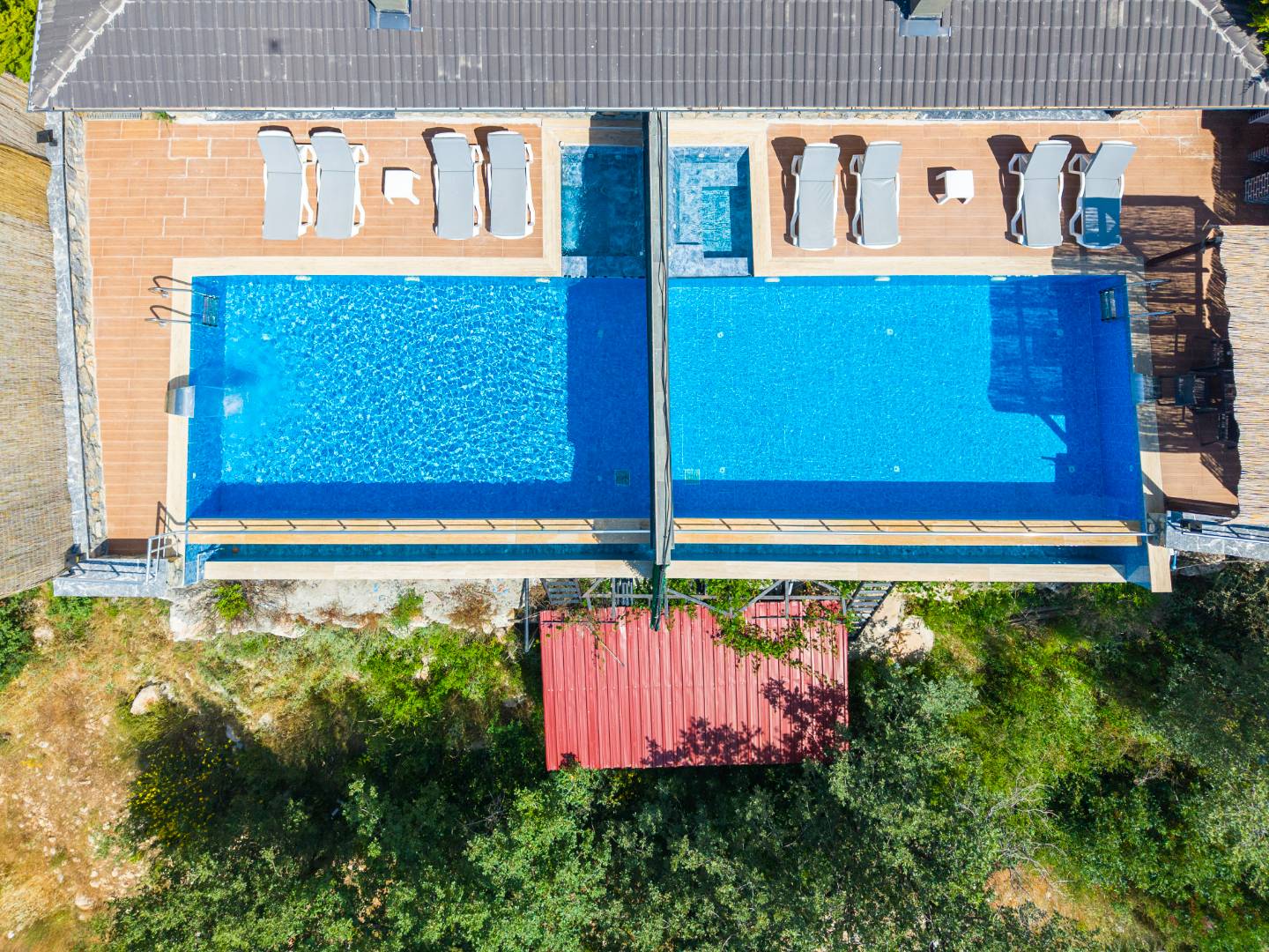 Seydikemer Yakaköy'de Sakin Konumda, Özel Havuzlu, İkiz Villa