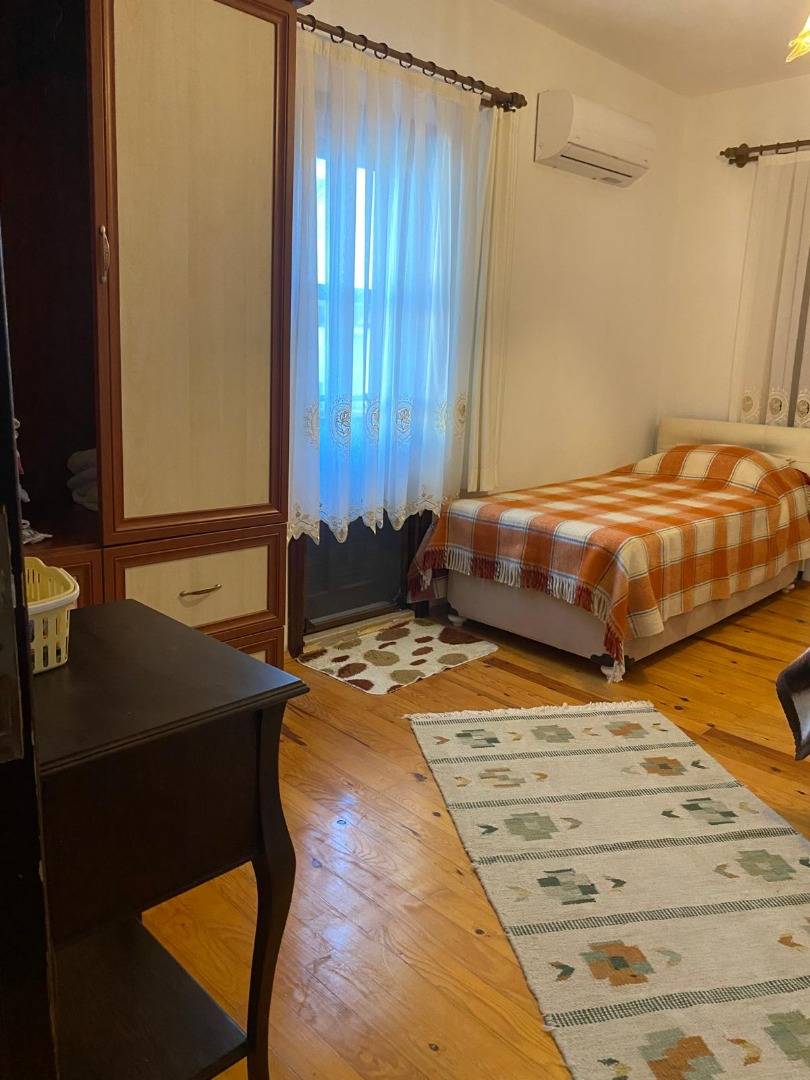 Ula Akyaka'da Geniş Ailelere Uygun, 8 Kişilik, Konforlu Ev