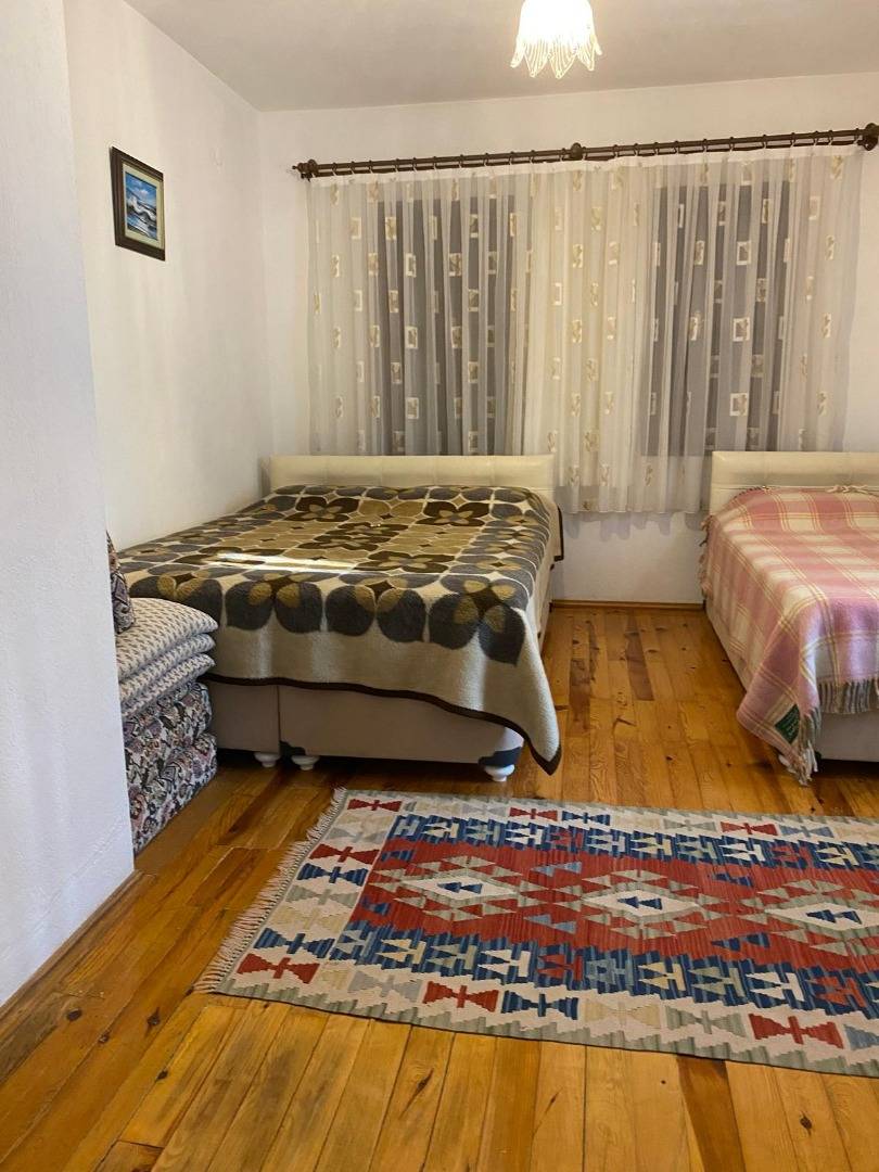 Ula Akyaka'da Geniş Ailelere Uygun, 8 Kişilik, Konforlu Ev