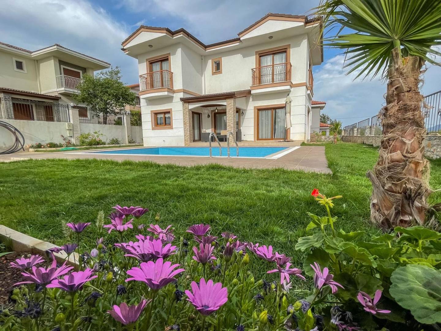Ula Esentepe'de Kalabalık Ailelere Uygun, Özel Havuzlu, Modern Villa 46200