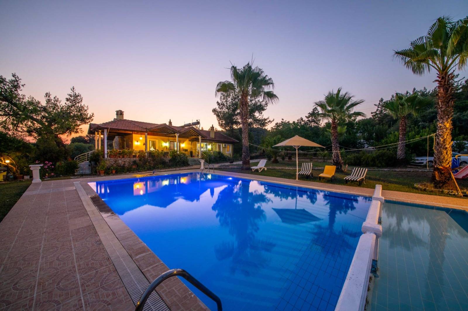 Ula Kızılyaka Kalabalık Ailelere Uygun, Özel Havuzlu, Geniş Villa