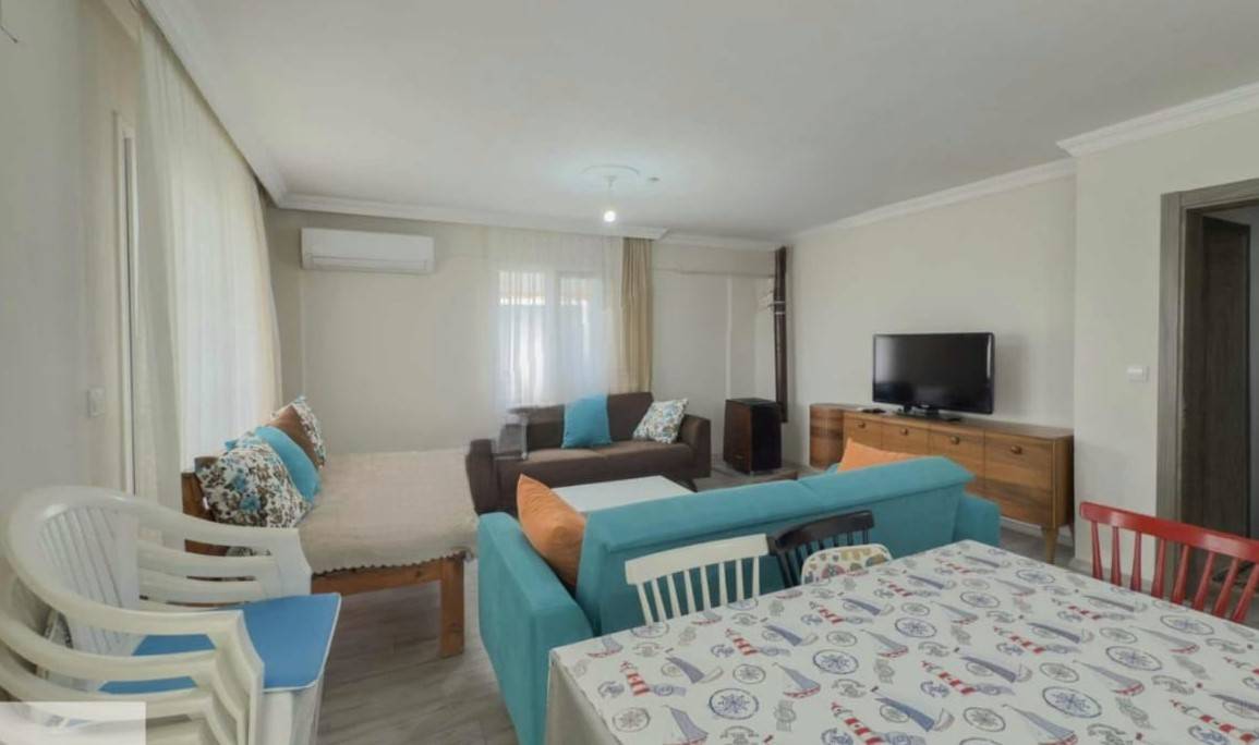 Urla Güzelbahçe'de Denize Yakın, Bahçeli, 2+1 Villa