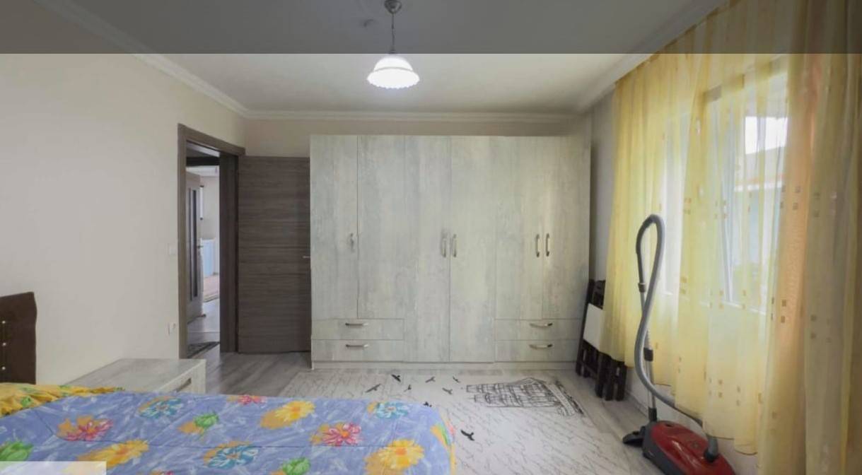 Urla Güzelbahçe'de Denize Yakın, Bahçeli, 2+1 Villa