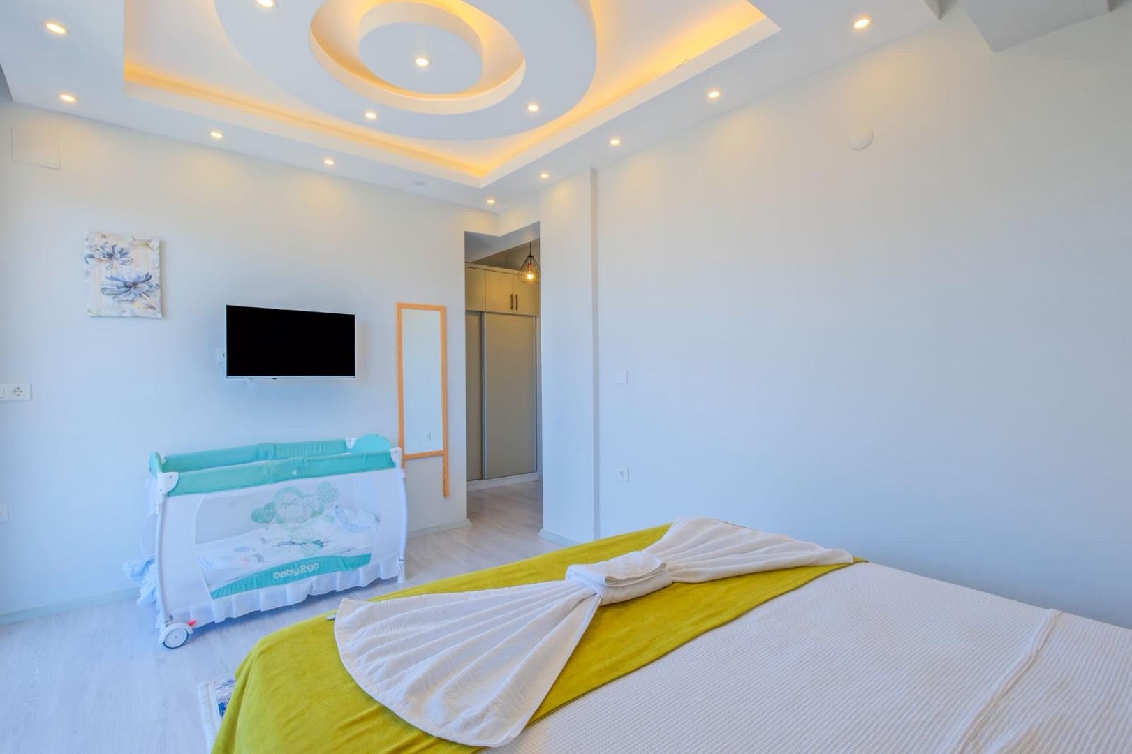 Fethiye Karaçulha'da Geniş Ailelere Uygun, Özel Havuzlu, Modern Villa