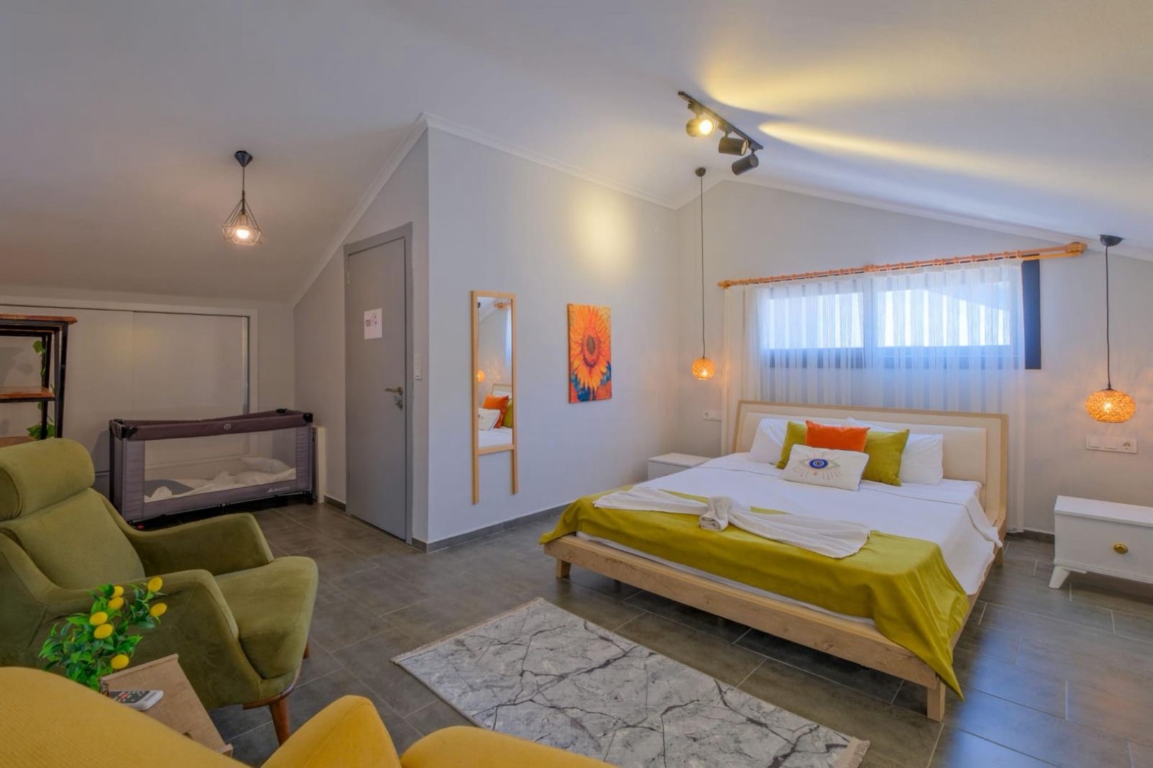Fethiye Karaçulha'da Geniş Ailelere Uygun, Özel Havuzlu, Modern Villa