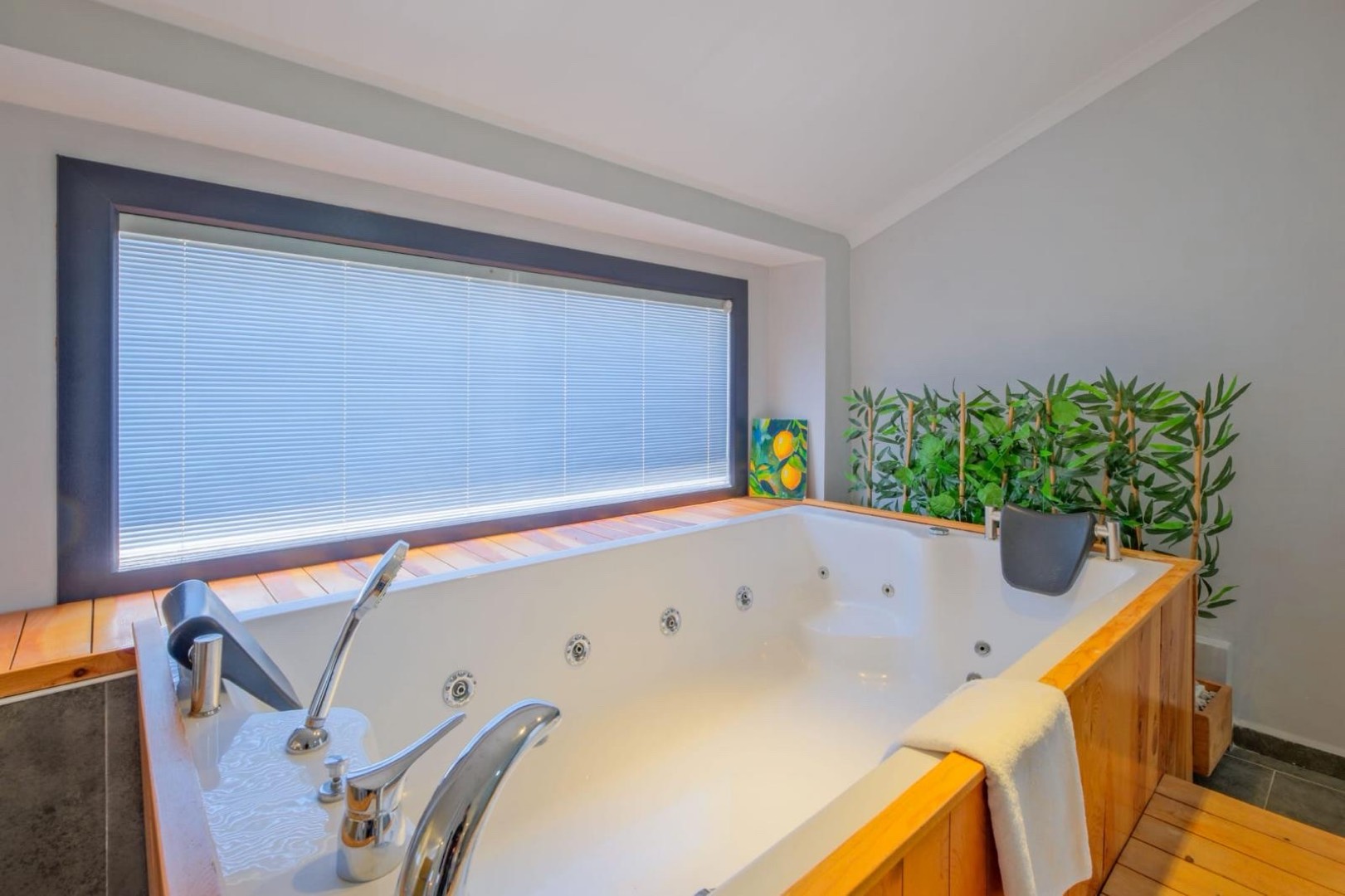 Fethiye Karaçulha'da Geniş Ailelere Uygun, Özel Havuzlu, Modern Villa