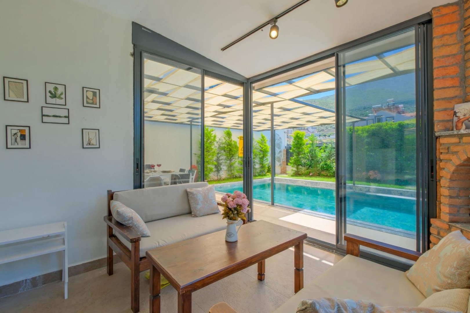 Fethiye Karaçulha'da Geniş Ailelere Uygun, Özel Havuzlu, Modern Villa