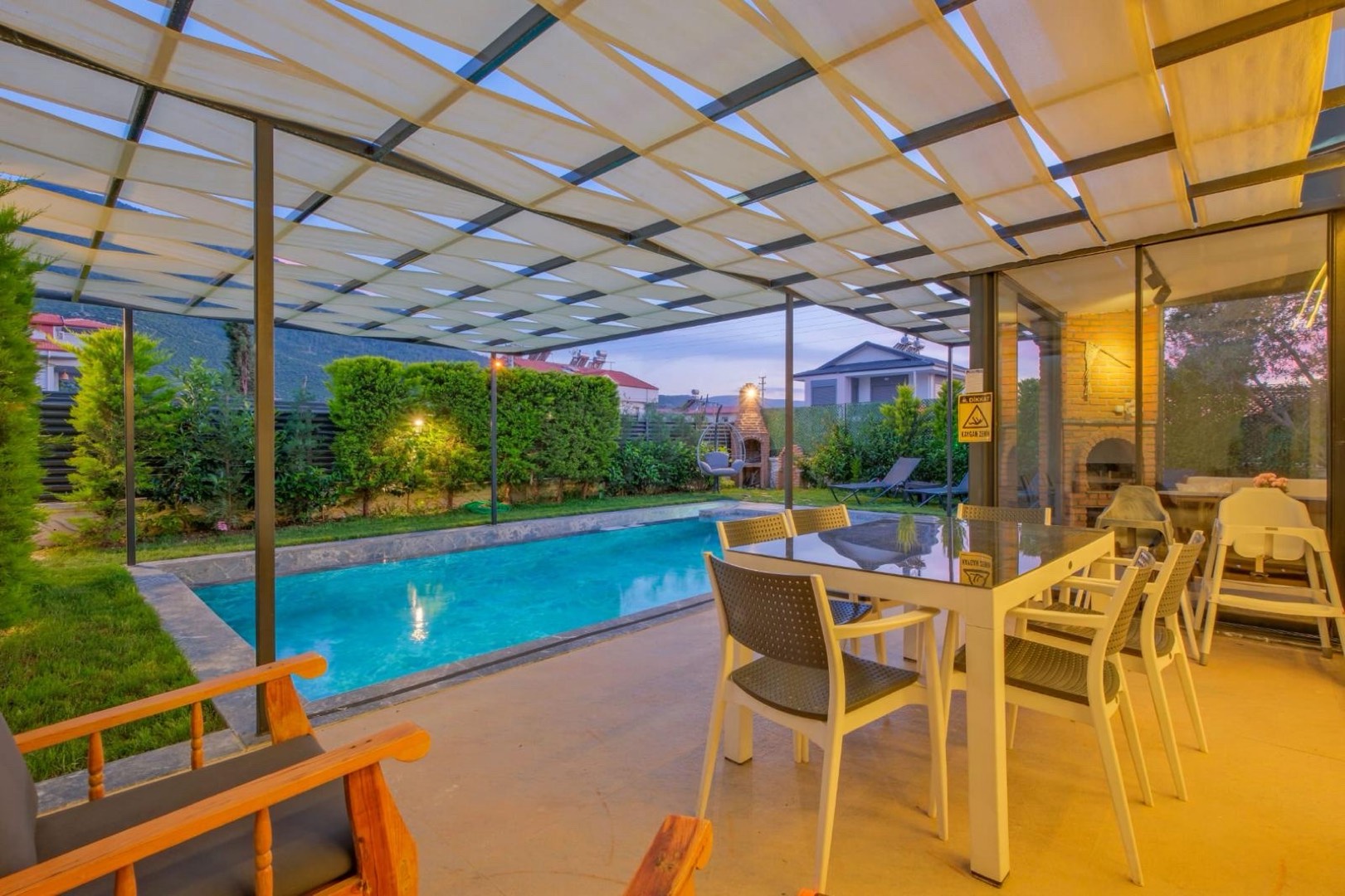 Fethiye Karaçulha'da Geniş Ailelere Uygun, Özel Havuzlu, Modern Villa