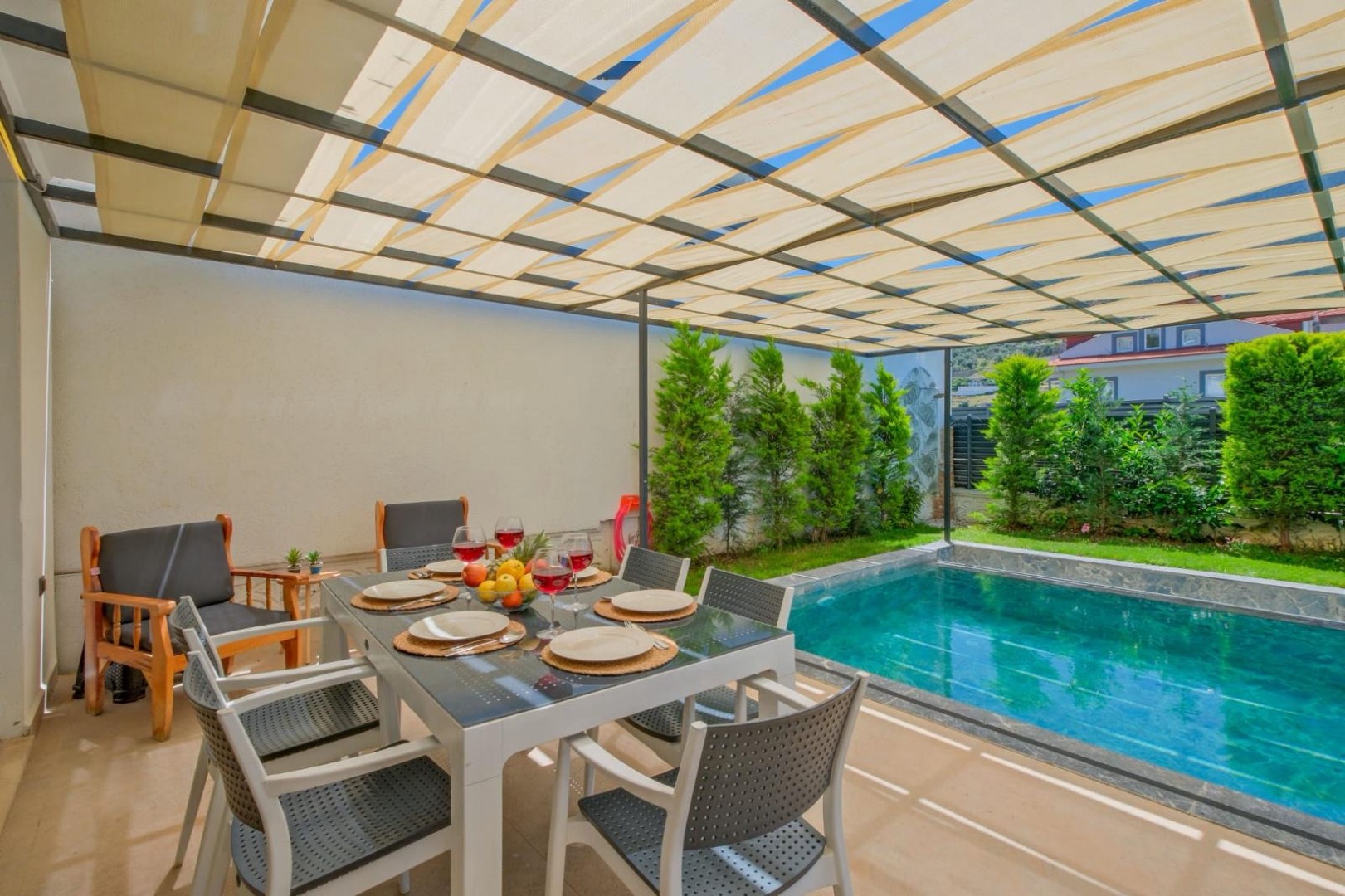 Fethiye Karaçulha'da Geniş Ailelere Uygun, Özel Havuzlu, Modern Villa