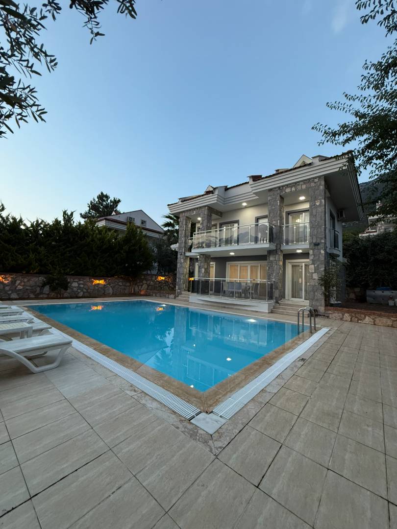 Fethiye Ölüdeniz'de Kalabalık Ailelere Uygun, Özel Havuzlu, Modern Villa