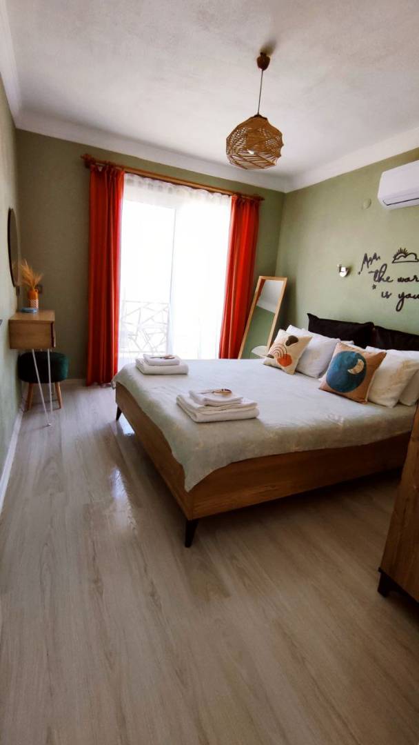 Marmaris Söğüt'te Enfes Deniz Manzaralı, Özel Havuzlu, Otantik Villa