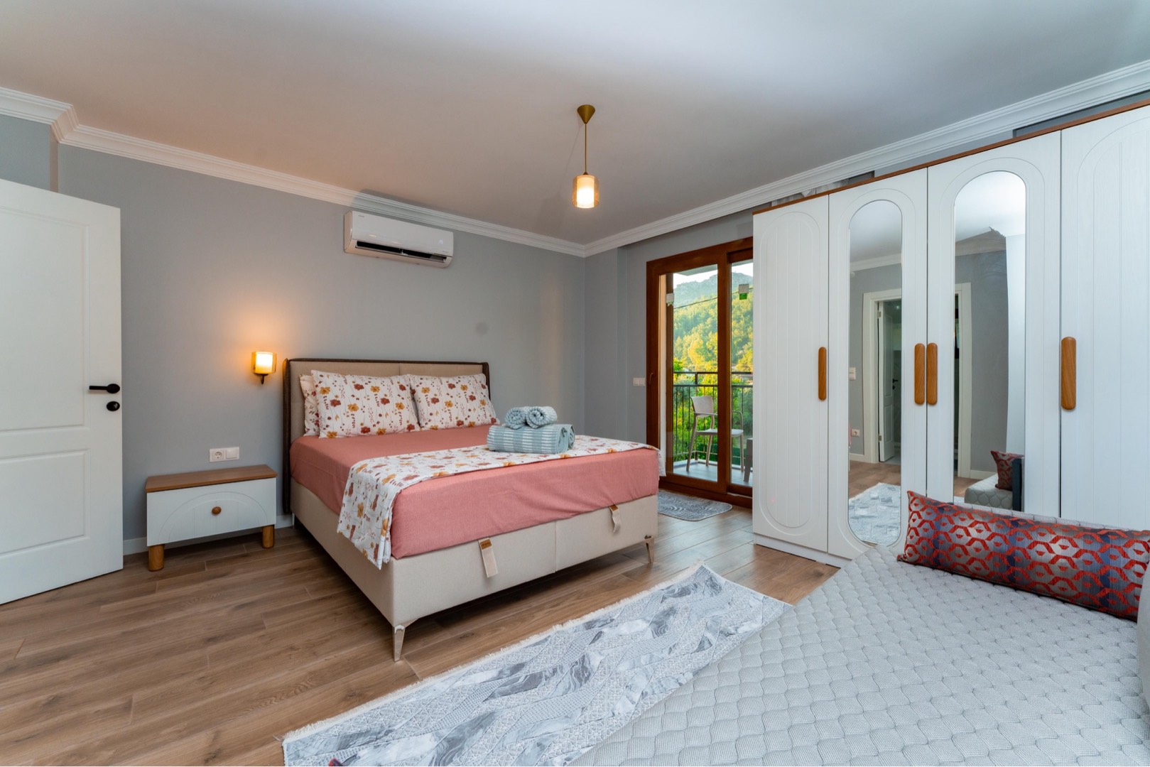 Marmaris Orhaniye'de Geniş Ailelere Uygun, Özel Havuzlu, Bahçeli Villa