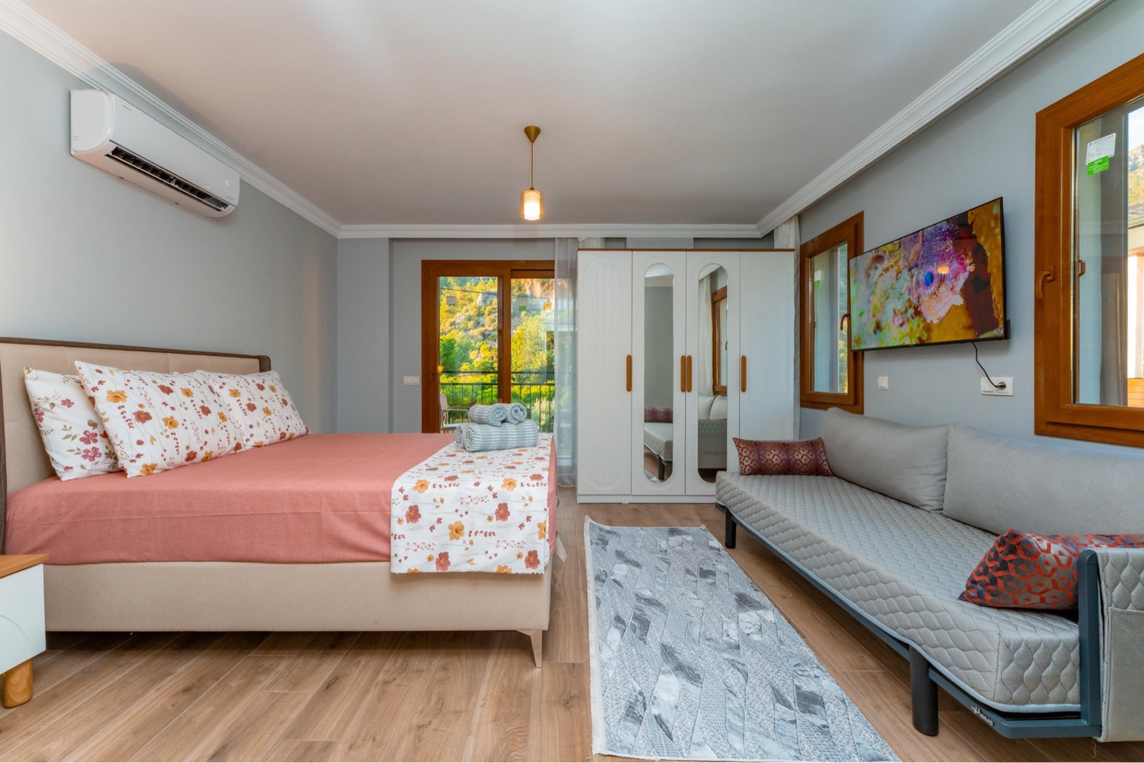 Marmaris Orhaniye'de Geniş Ailelere Uygun, Özel Havuzlu, Bahçeli Villa