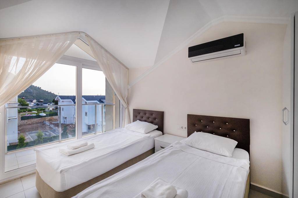 Fethiye Ölüdeniz'de Geniş Bahçeli, Özel Havuzlu, Kiralık Villa