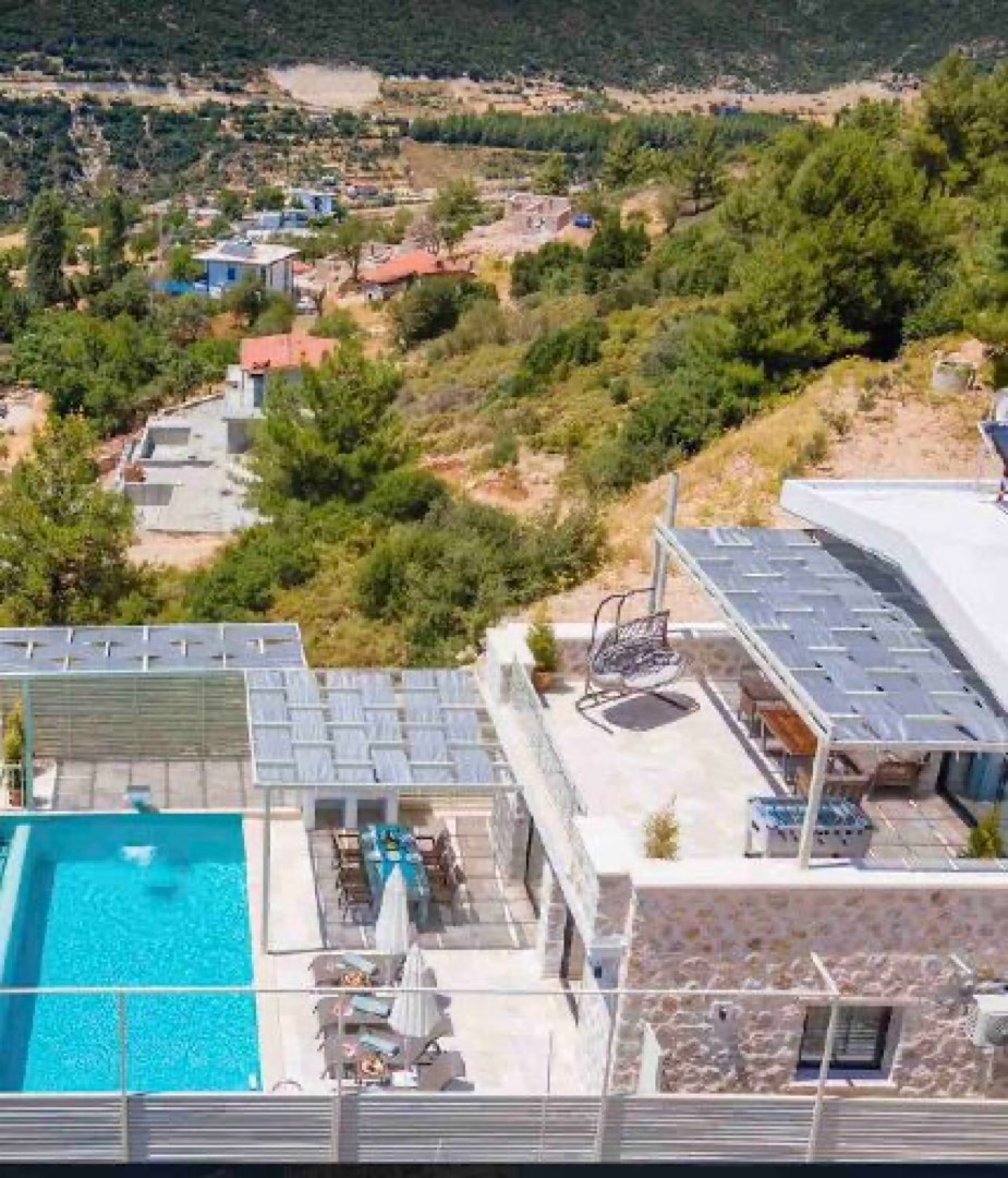 Kaş Sarıbelen'de Doğa Manzaralı, Özel Havuzlu, 5 Kişilik, Kiralık Villa