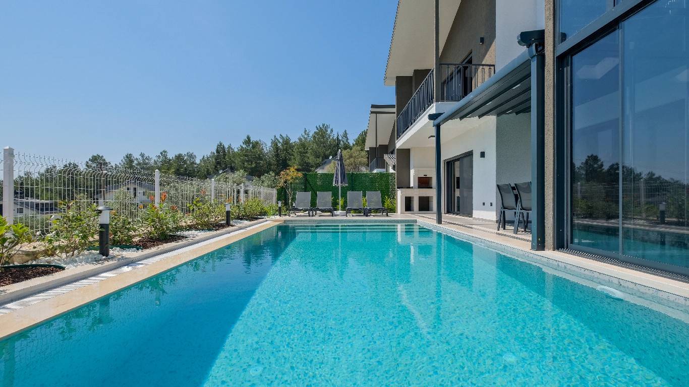 Fethiye Ölüdeniz'de Açık ve Kapalı Havuzlu, Saunalı, 4 Kişilik, Modern Villa
