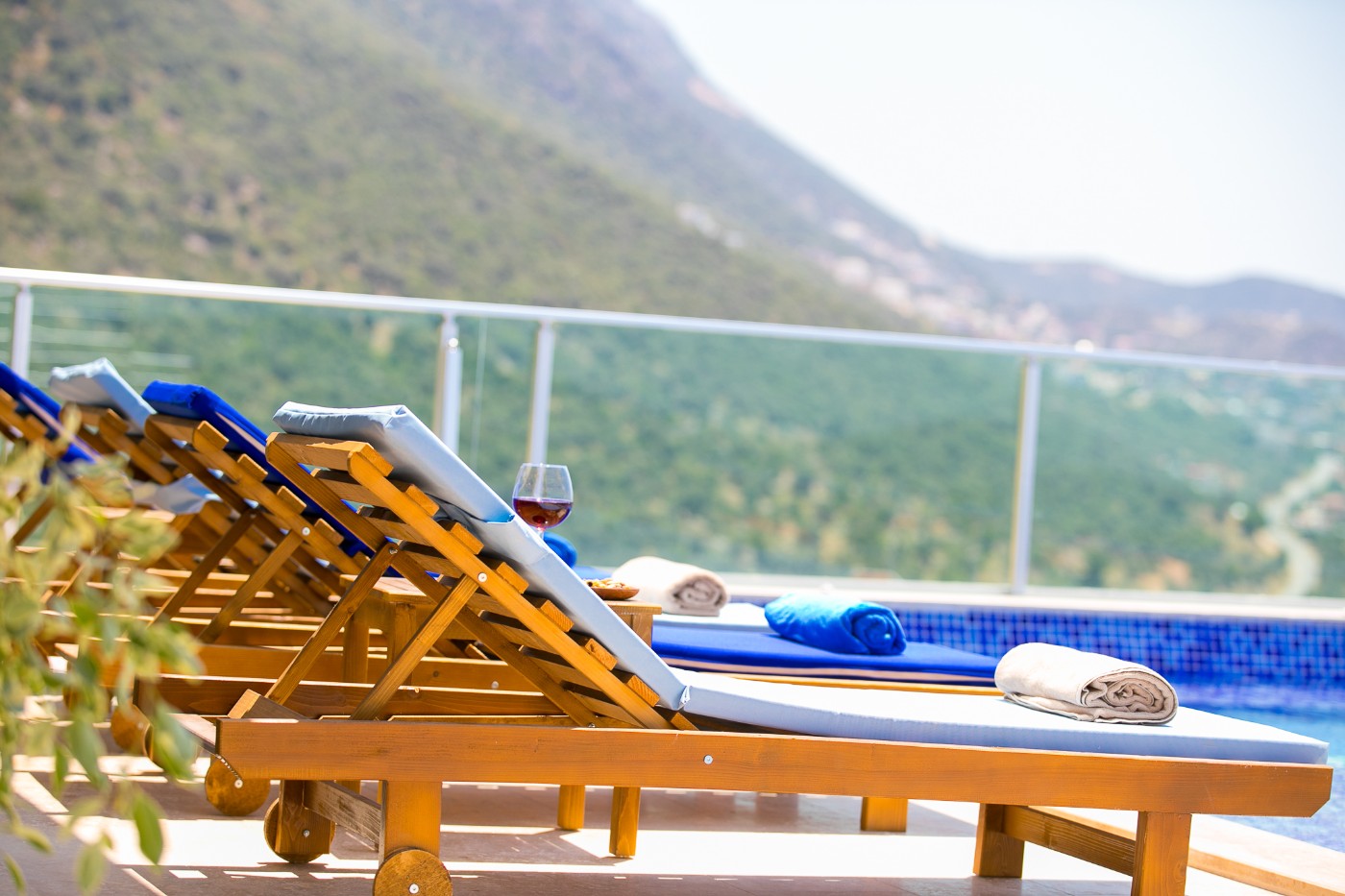 Kalkan Akbel'de Deniz Manzaralı, Özel Isıtmalı Havuzlu, Muhafazakar, Lüks Villa