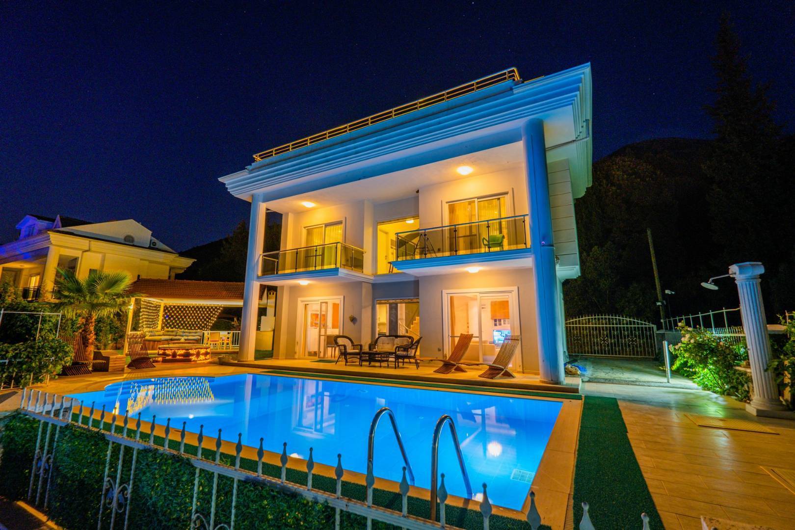 Fethiye Ovacık'ta Muhteşem Doğa Manzaralı, Özel Havuzlu, Modern Villa