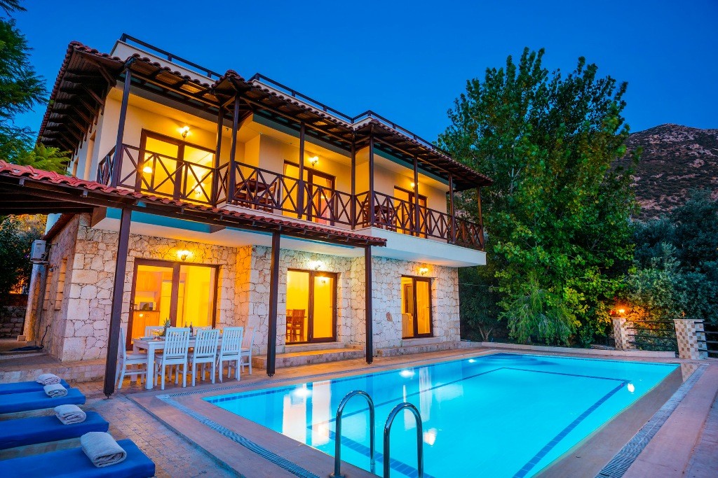 Kalkan'da Muhteşem Taş Mimarisine Sahip, Özel Havuzlu, 11 Kişilik Kiralık Villa