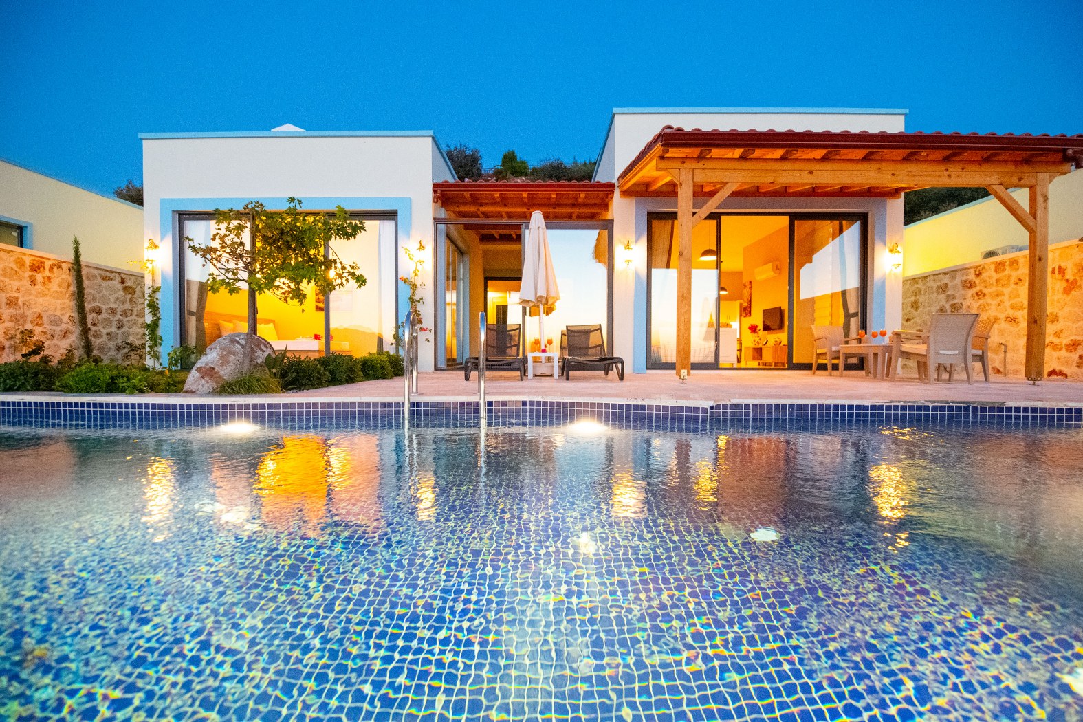 Antalya Kaş'ta Muhteşem Doğa'nın İçerisinde, Panoramik Deniz Manzaralı, Özel Havuzlu Kiralık Villa