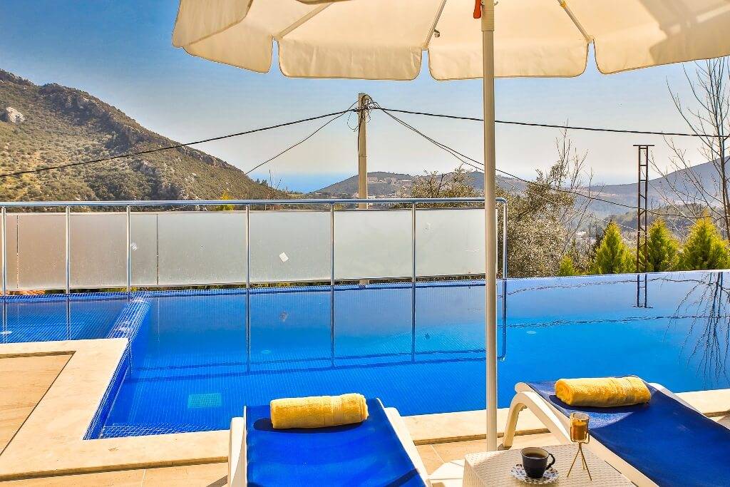 Kalkan'da Eşsiz Deniz Manzaralı ve Özel Yüzme Havuzlu, Kiralık Villa