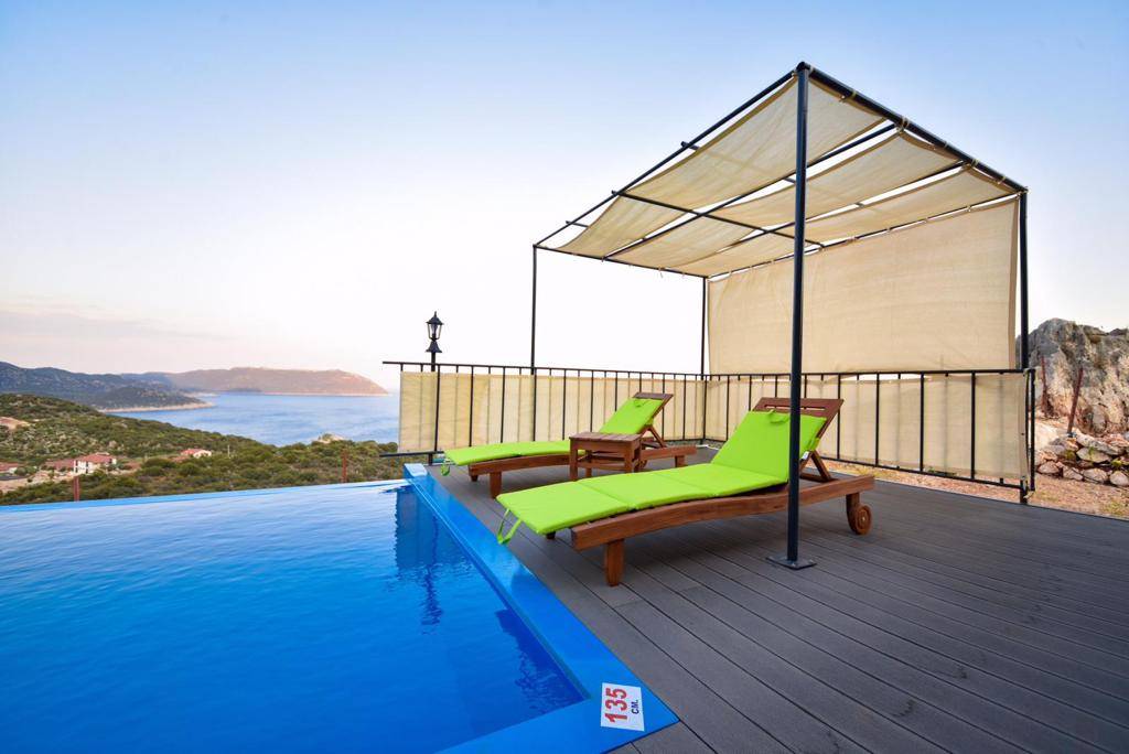 Antalya Kaş'ta Eşsiz Deniz Manzaralı, Özel Havuzlu, Kiralık Villa