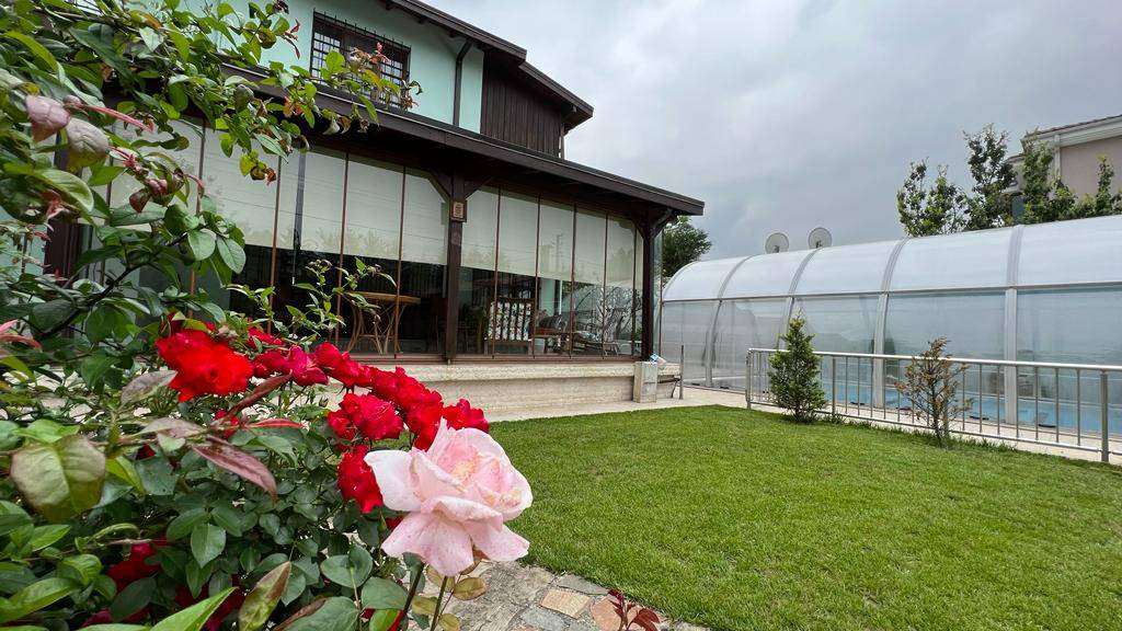Sapanca'da Kalabalık Aileler İçin Uygun, Özel Havuzlu Villa