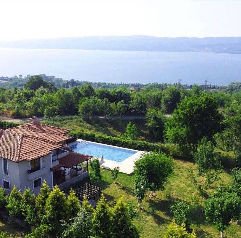 Sakarya Sapanca'da Elverişli Konumda, Özel Havuzlu, Şömineli, Kiralık Lüks Villa