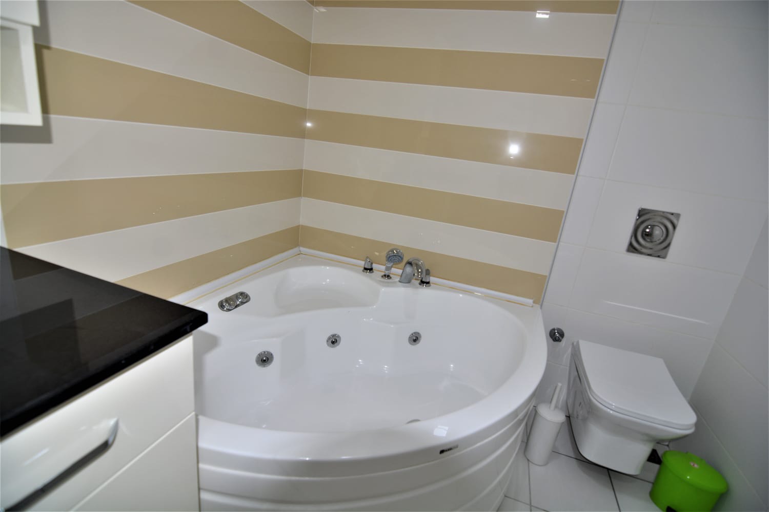 Serik Belek'te Site İçerisinde, Ortak ve Özel Havuzlu, Lüks Kiralık Villa 
